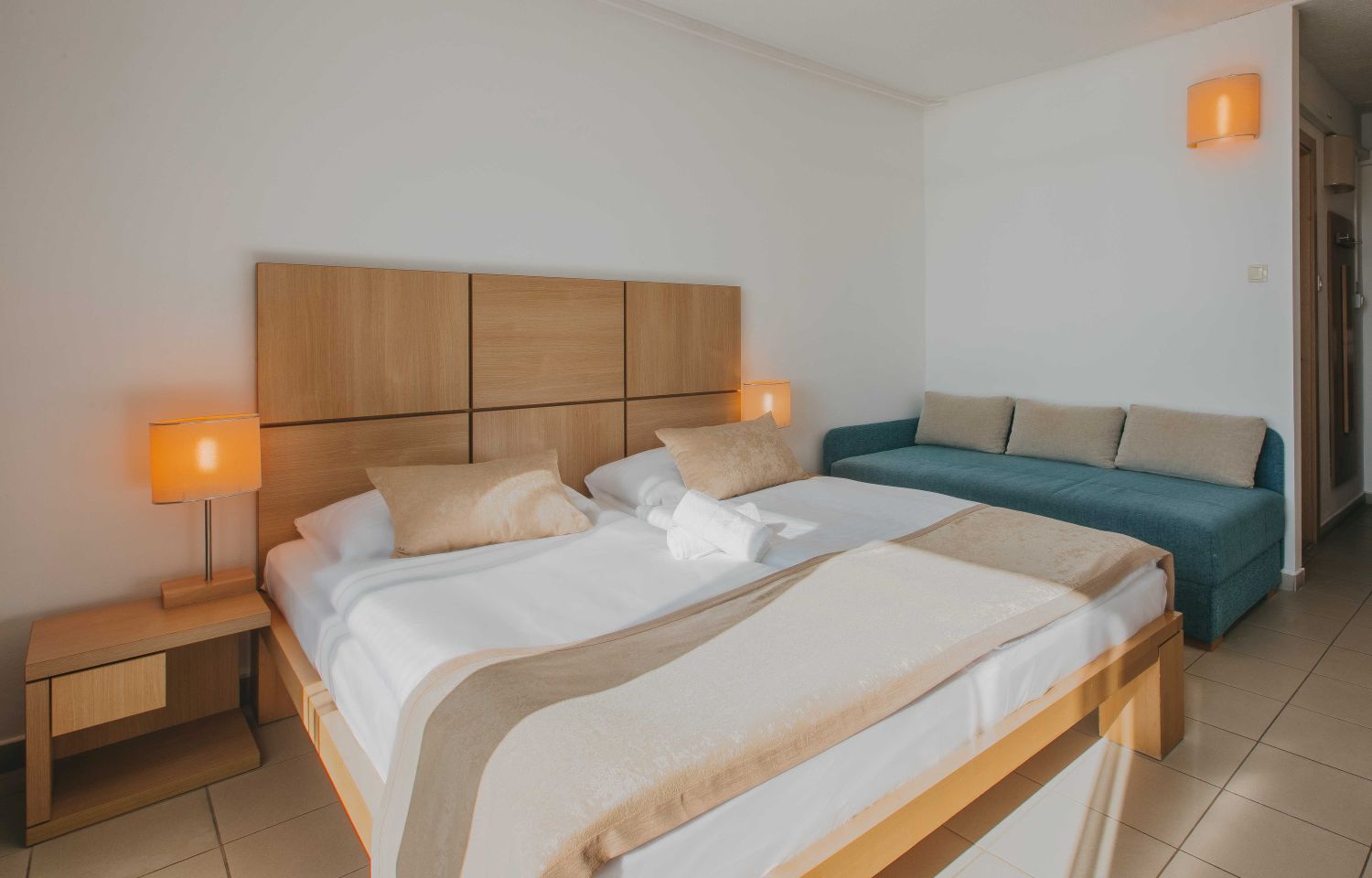 15 magal hotel by aminess rooms comfort double room with seaside balcony cs3bm comfort double room with seaside balcony cs3bm 1