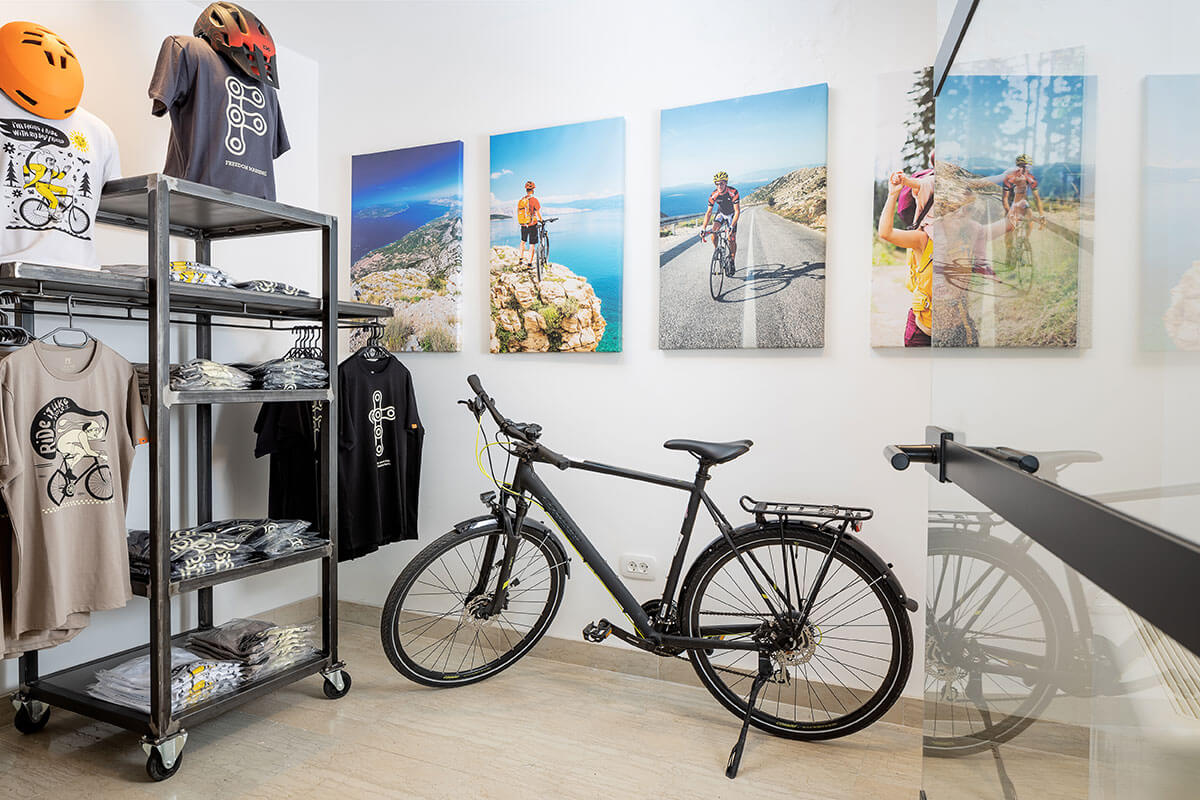 meteor hotel bike center shop