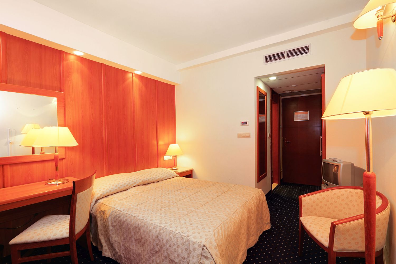21 marko polo hotel by aminess rooms comfort double room ss2 ss3 comfort double room ss2 ss3 2