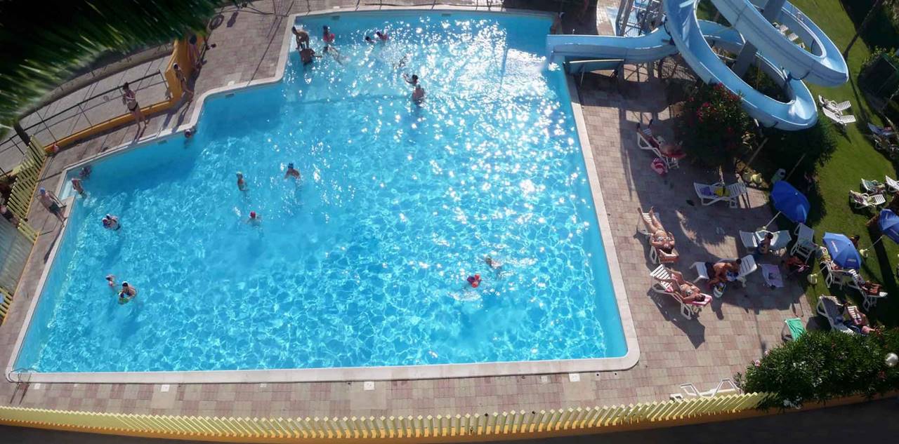 2937 13 campingcalypso cupramarittima piscina estate