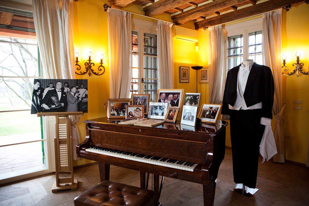 casa pavarotti interni