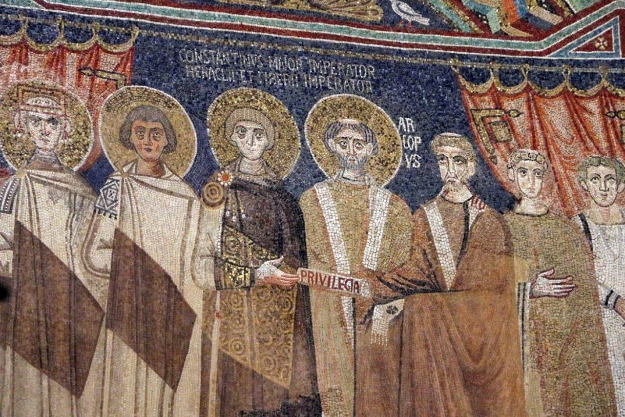 santapollinare in classe mosaici del catino costantino iv e i fratelli consegnano a eraclio i privilegi per ravenna 650 700 ca 1024x683