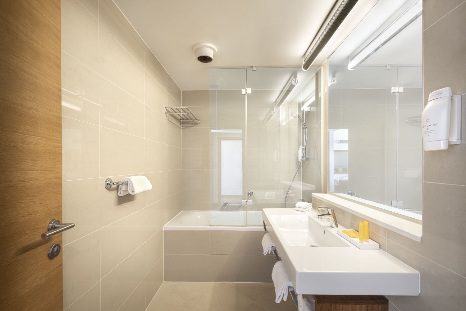 valamar sanfior hotel   casa casa sanfior superior room  seaside  balcony 04 1645019038