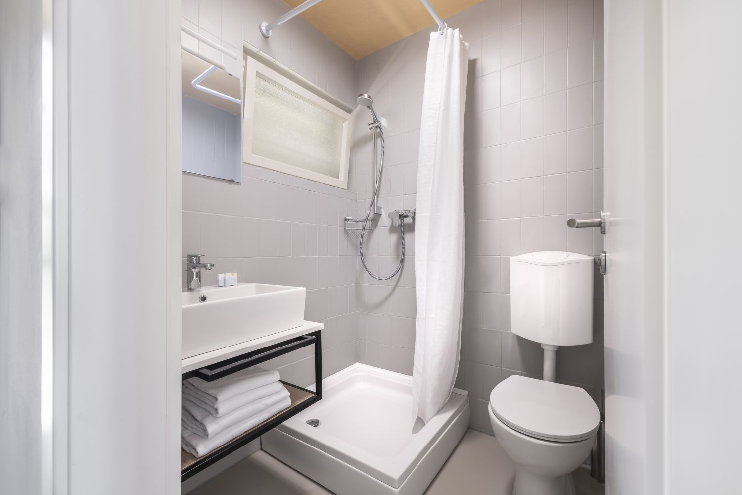 makarska sunny resort superior room for 2 1 with balcony 01 1732196990