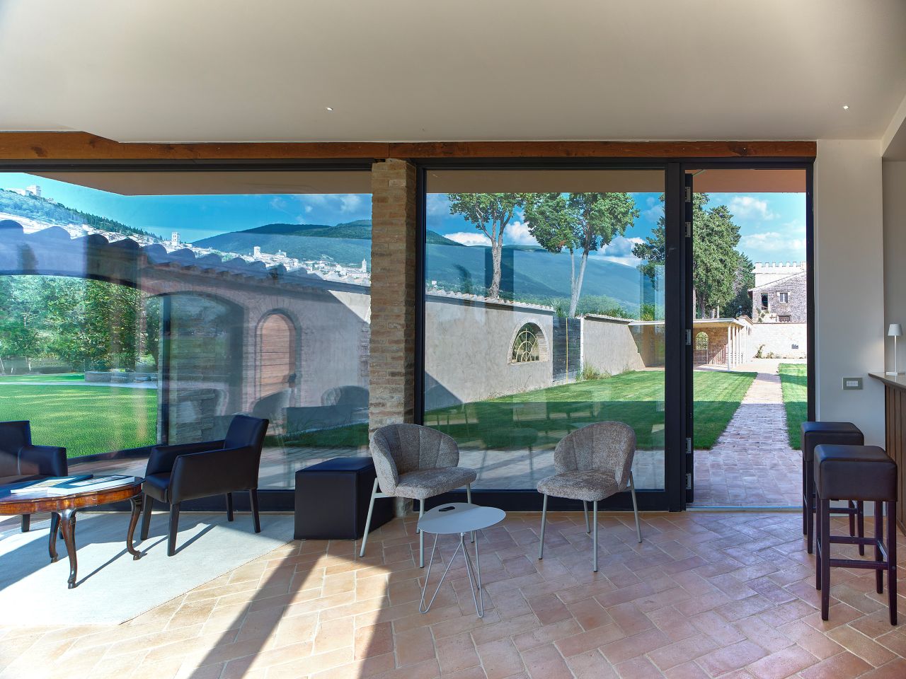 ascesi resort 06 06 20255938