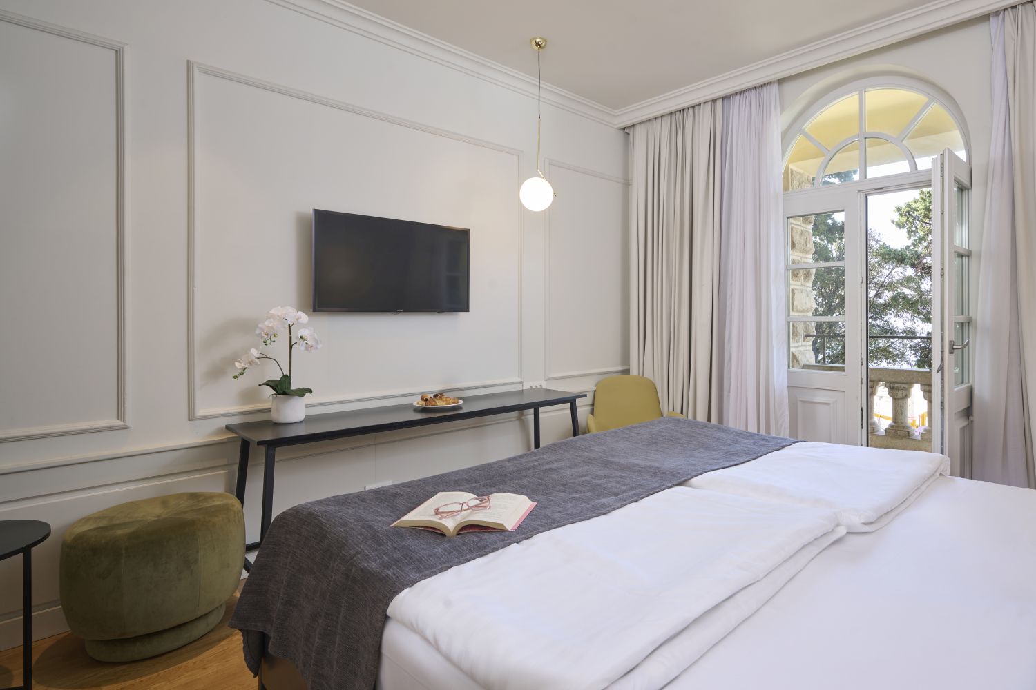 29 aminess vival lisanj family hotel 02 sobe superior double room with seaside balcony aminess vival lisanj family hotel superior double room with seaside balcony 01