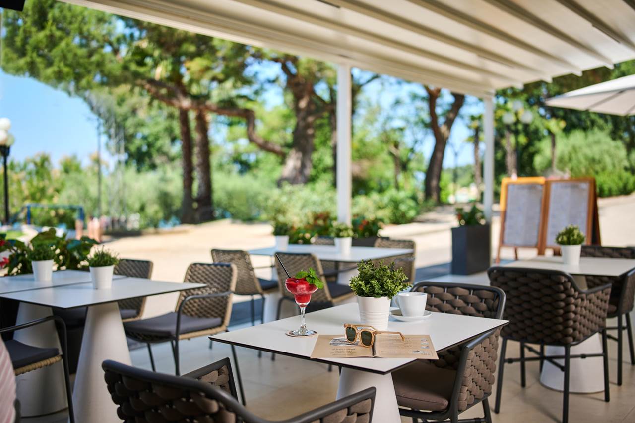 xxxxx 0000 zelena resort plava laguna 2023 kavana aurora  1   1 