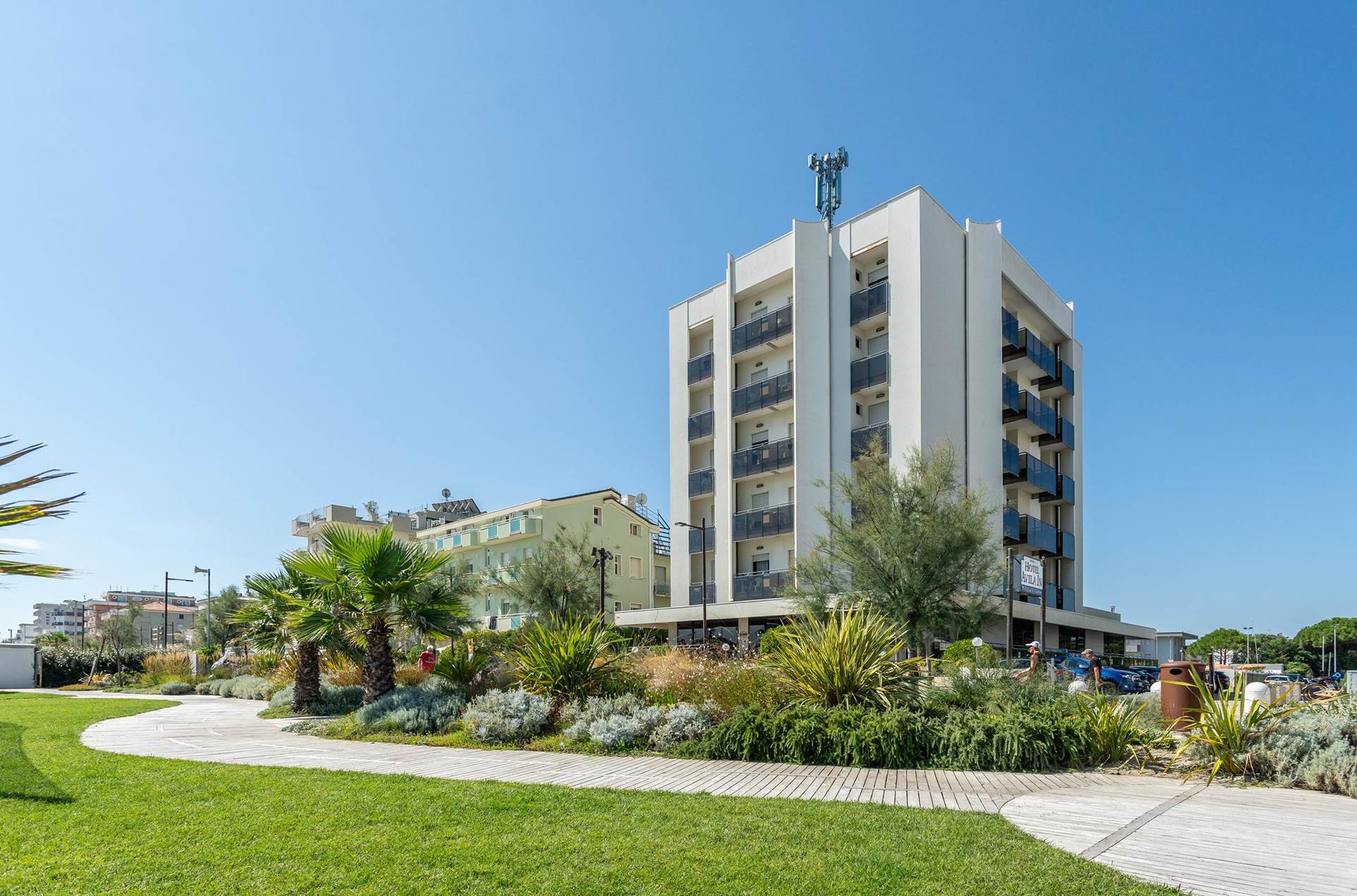 foto hotel con passeggiata